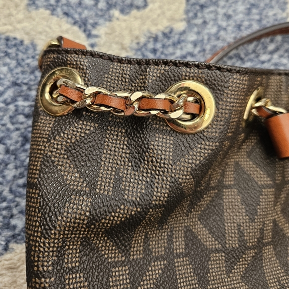 MICHAEL Michael Kors Frankie Drawstring Monogrammed Crossbody - Picture 10 of 14